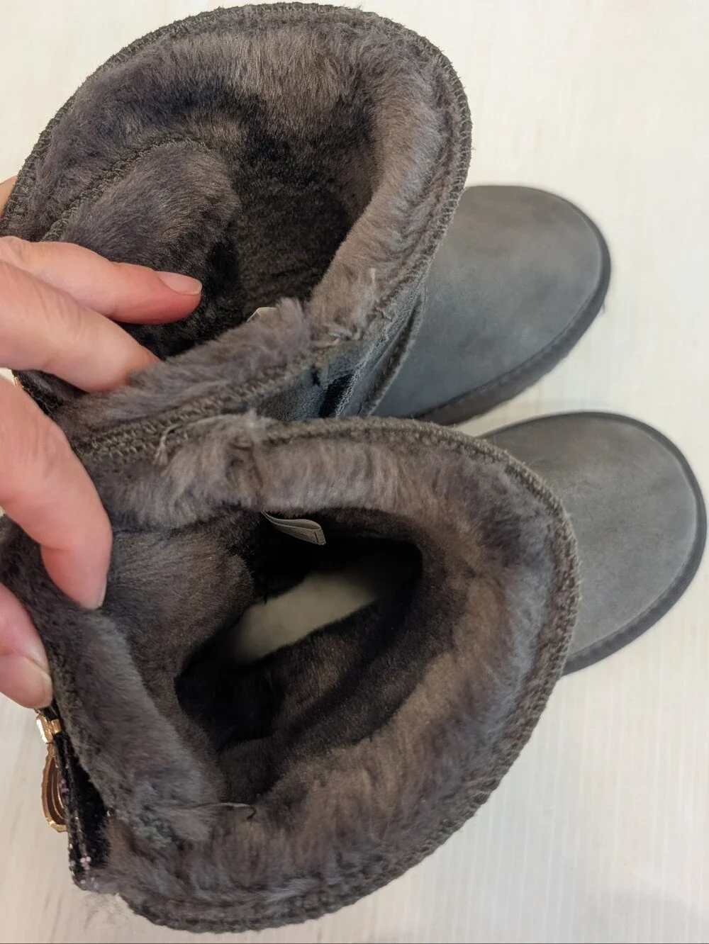 UGG Bailey Bling Glitz Kids Gray Suede Shearling Bow-Back Mid Boots Size 4